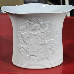 Kaiser Bisque White Porcelain Ceramic Vase #626 Vintage West Germany